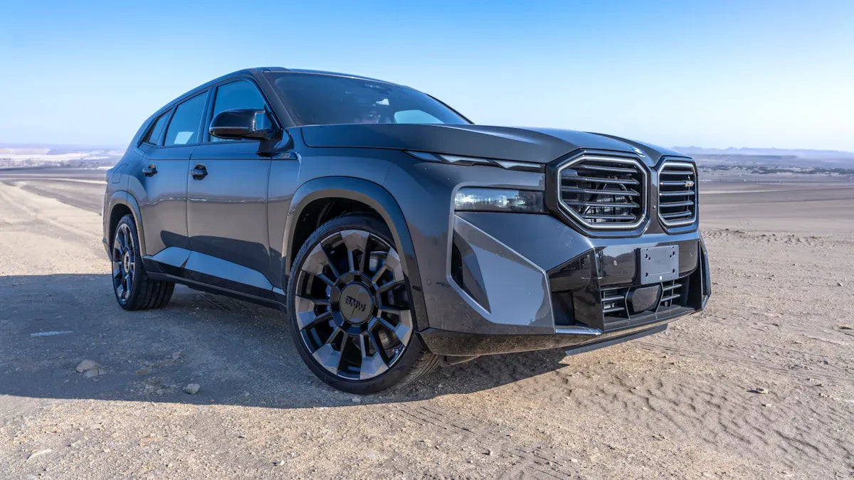 BMW iX3 vs iX5: Smooth Rides or Speed Thrills?