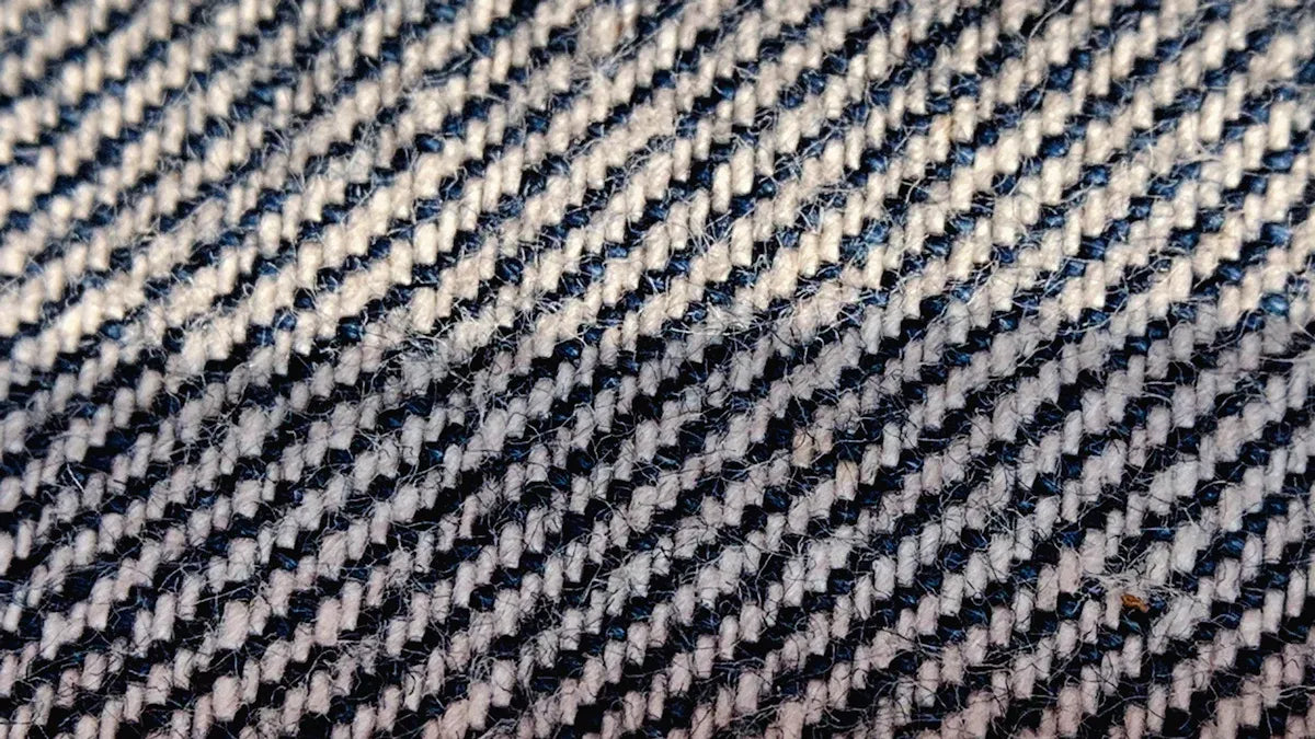 2×2 Twill vs Plain Weave Carbon Fiber: Key Differences and Best Uses