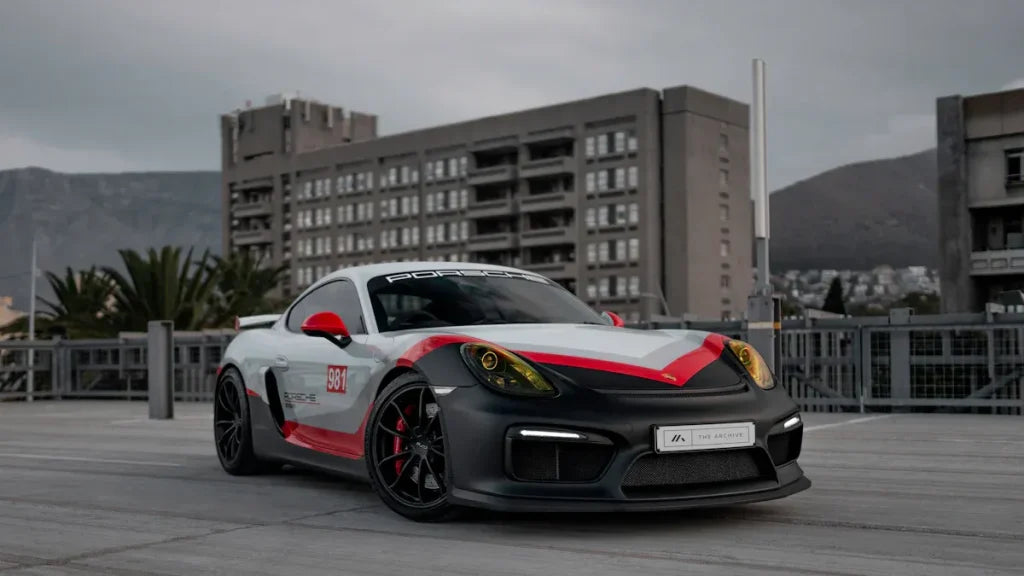 Porsche Cayman vs 911 Carrera: A Comprehensive Performance Analysis