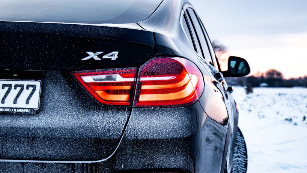 Performance Showdown: BMW X4 M40i vs BMW X4 M