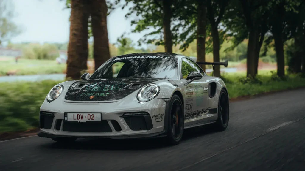 Track Performance Faceoff: Acura NSX vs Porsche 911 GT3