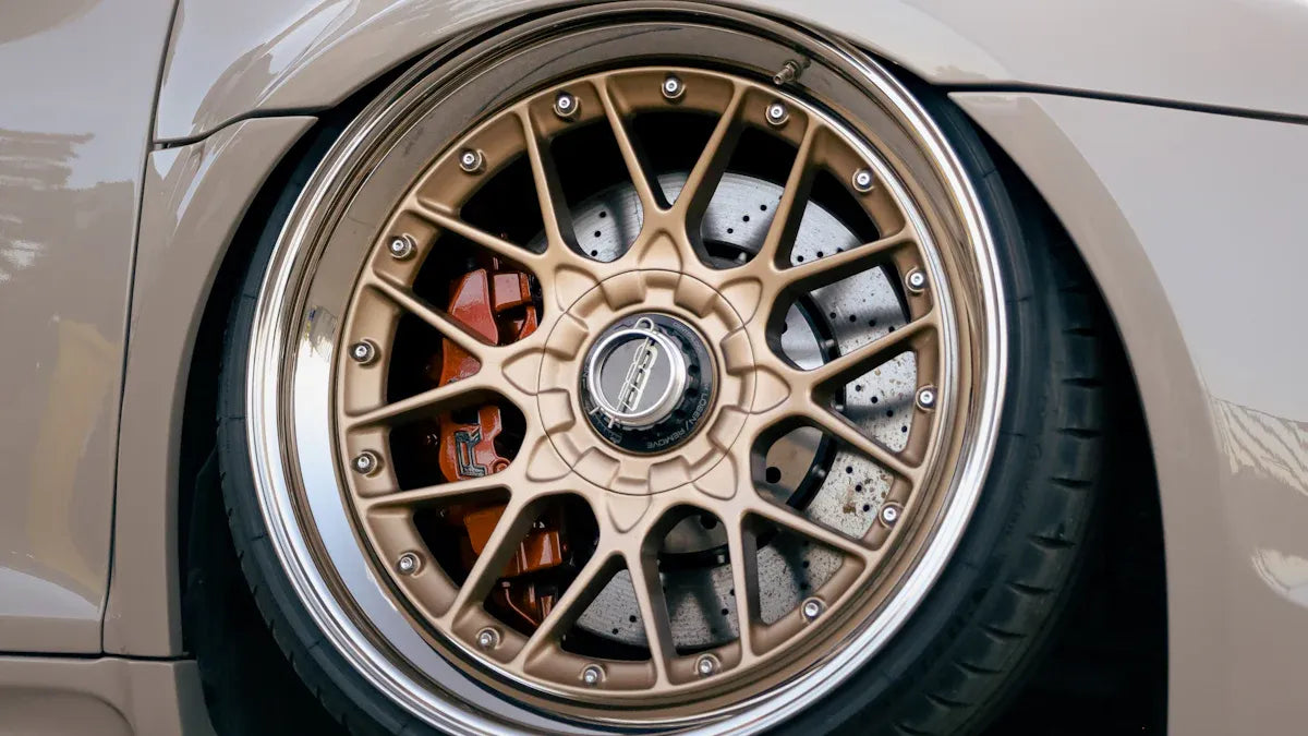 Comparing OEM and Aftermarket Wheels for Your Car in 2025