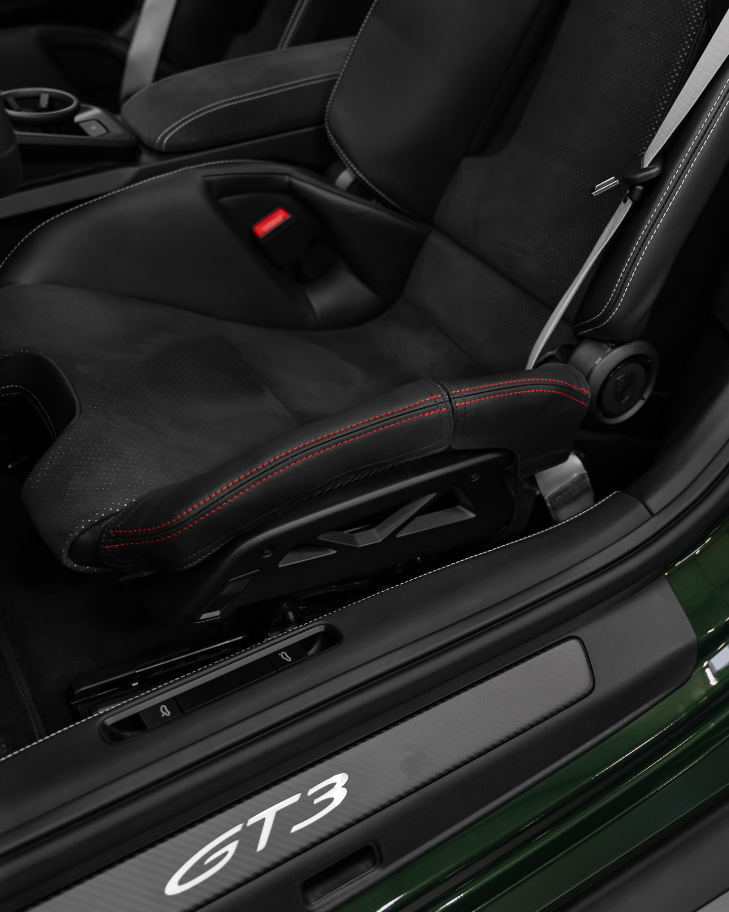 Porsche carbon bucket seat protectors