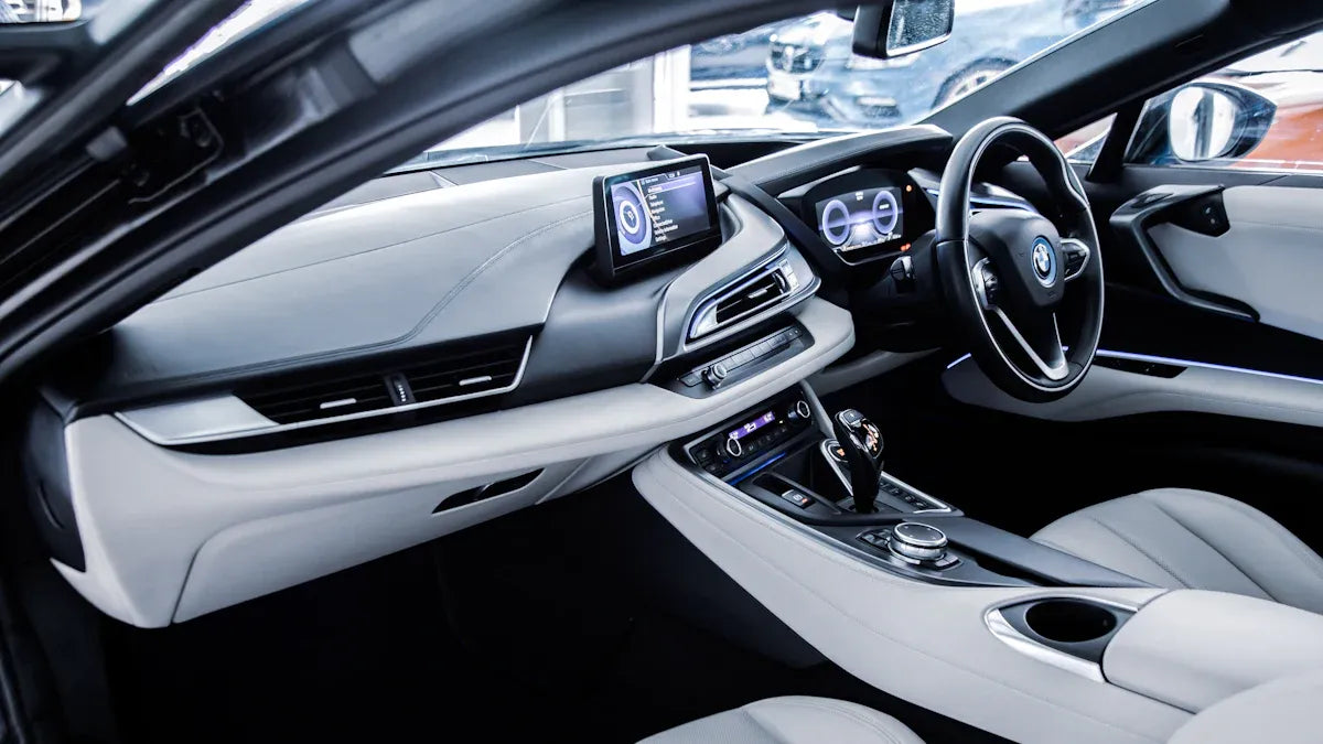 BMW X1 M Sport and xDrive28i Features Compared