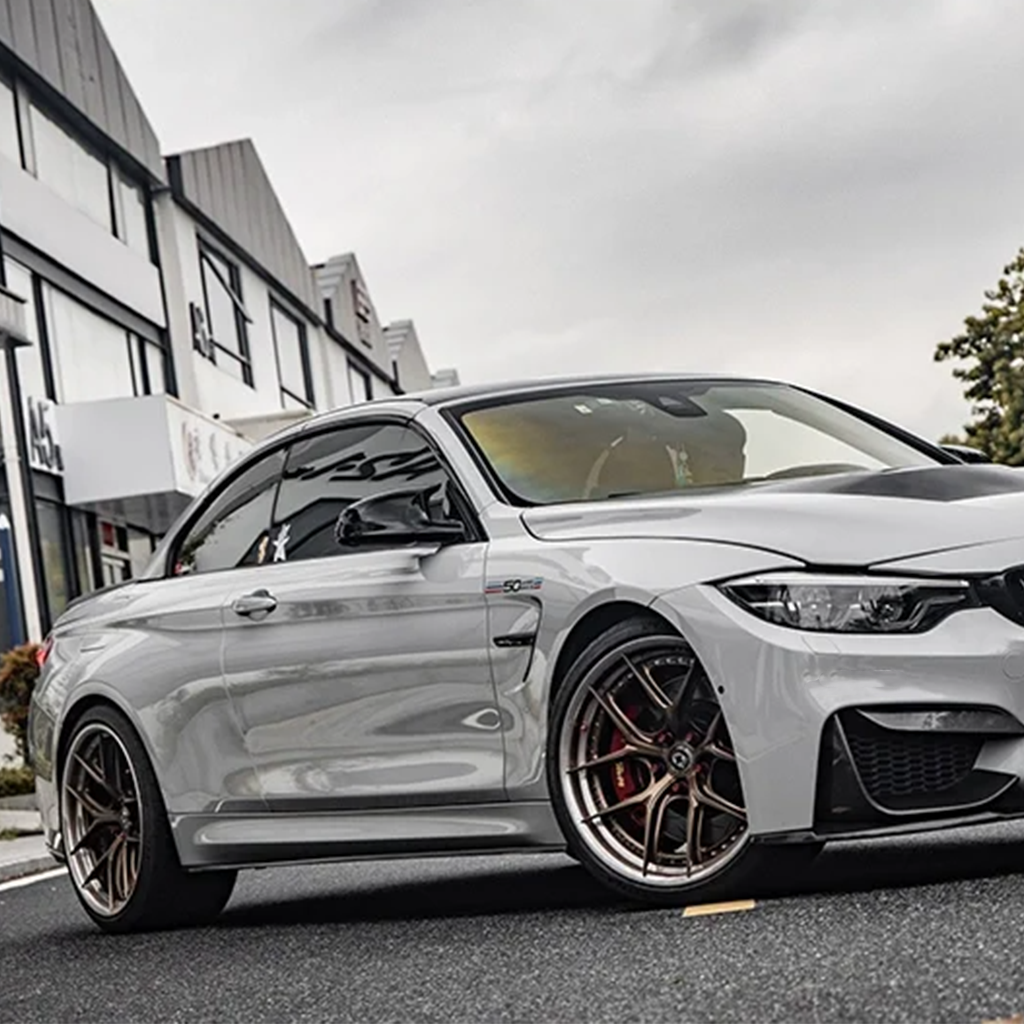 F82 M4 Side Skirts