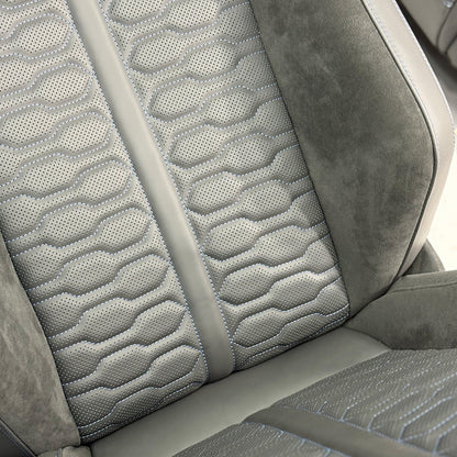 Audi RS Carbon Bucket Seats backrest center – gray Alcantara with organic wave quilting and silver contrast stitching