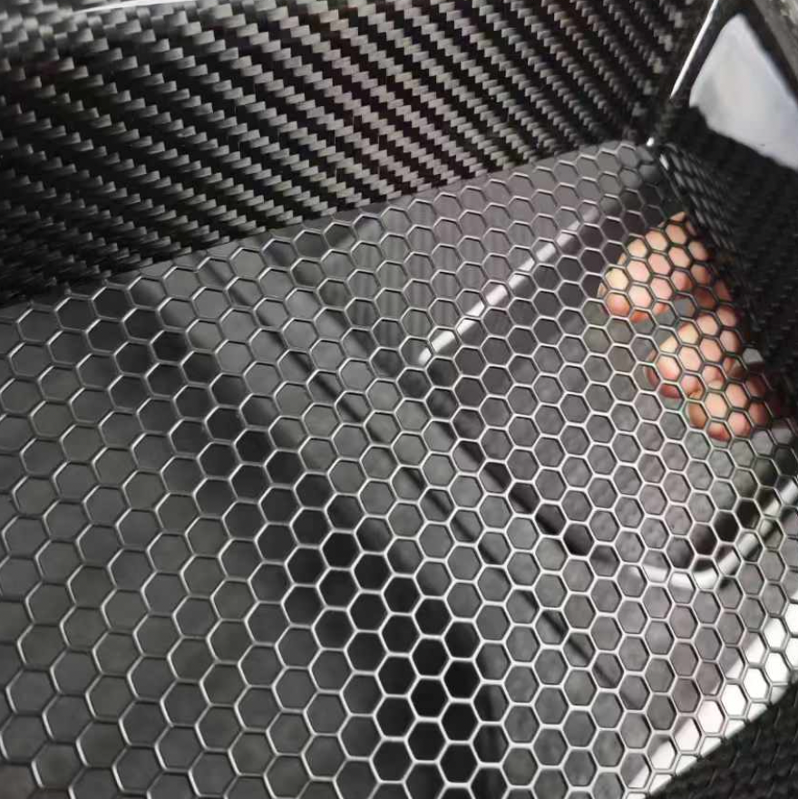 CarbonXtreme BMW G87 M2 CS Style Carbon Fiber Front Grill