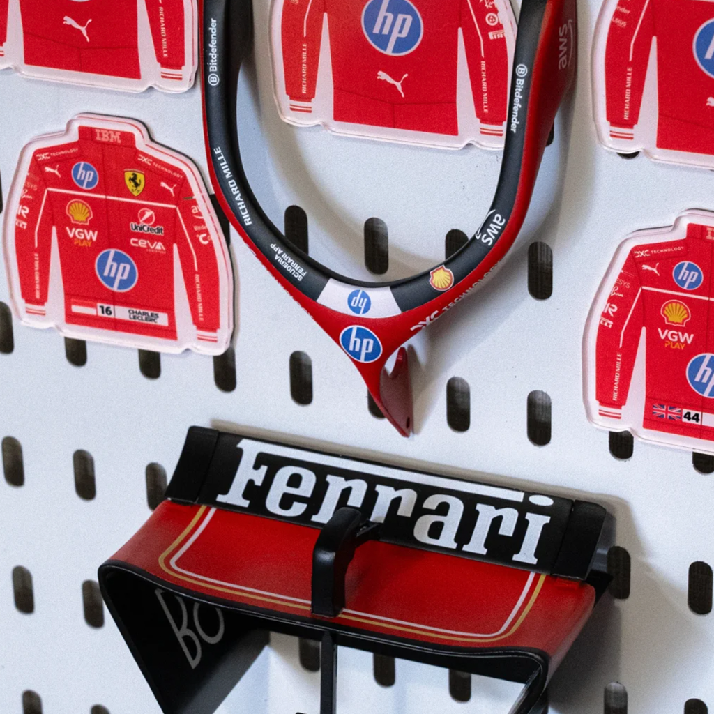 CarbonXtreme Ferrari/Red Bull F1 Spoiler DRS Key Holder