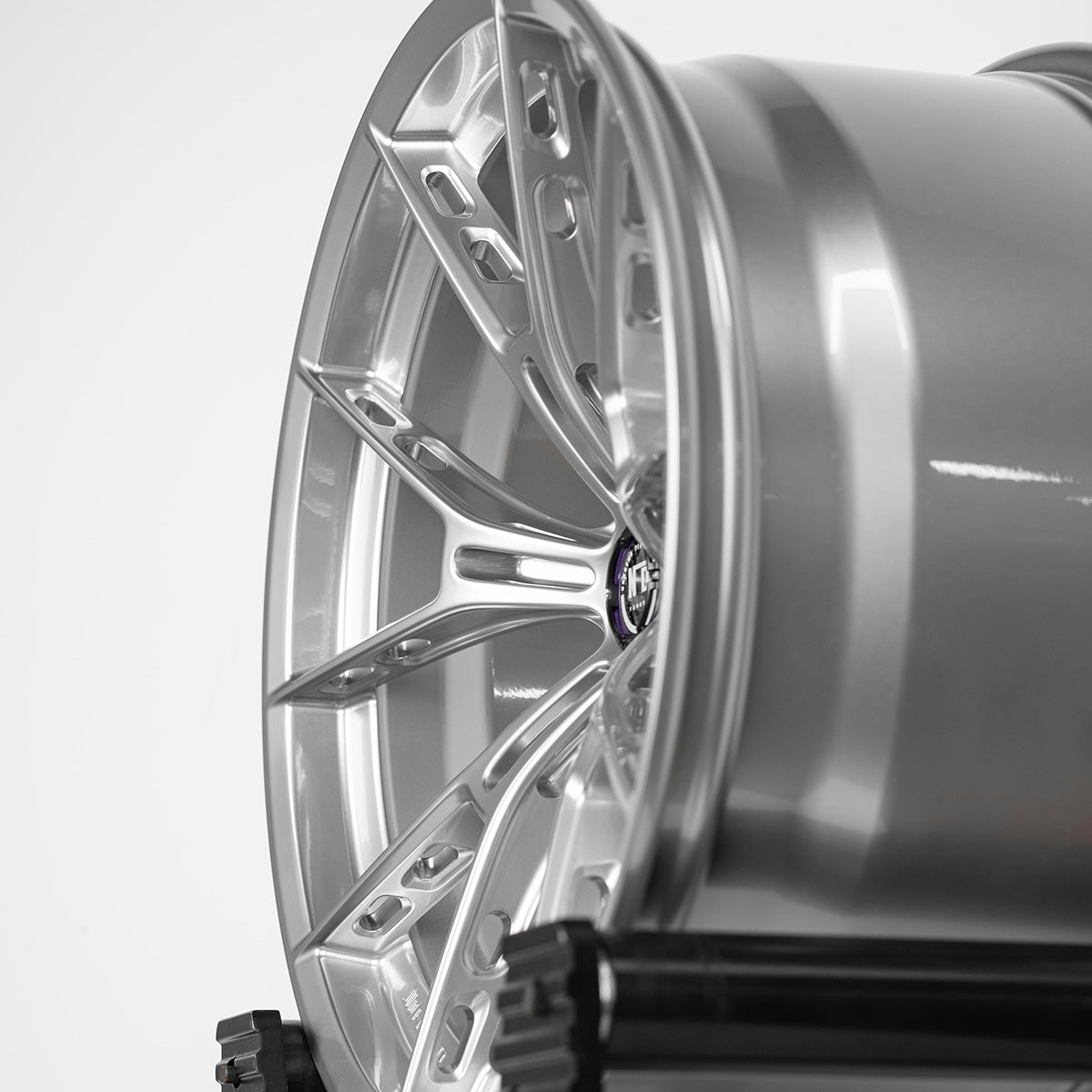 N-ZERO Forged SFR-ULTRA 18 Inch Track Fitment