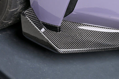 Carbon fiber weave on the CSL style front lip corner section, BMW G82 M4