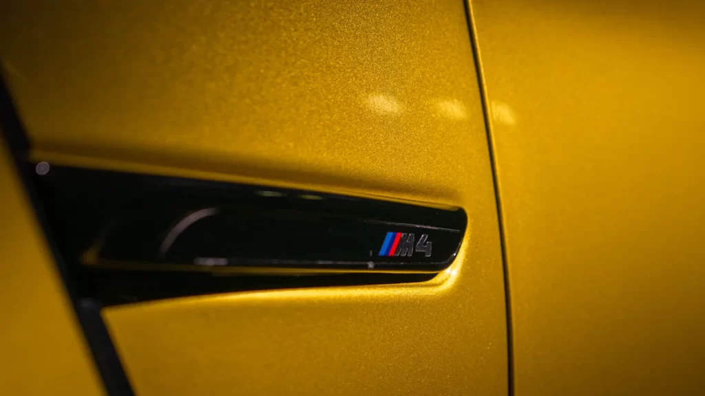 2025 BMW M4: Sleek Carbon Fiber Kits