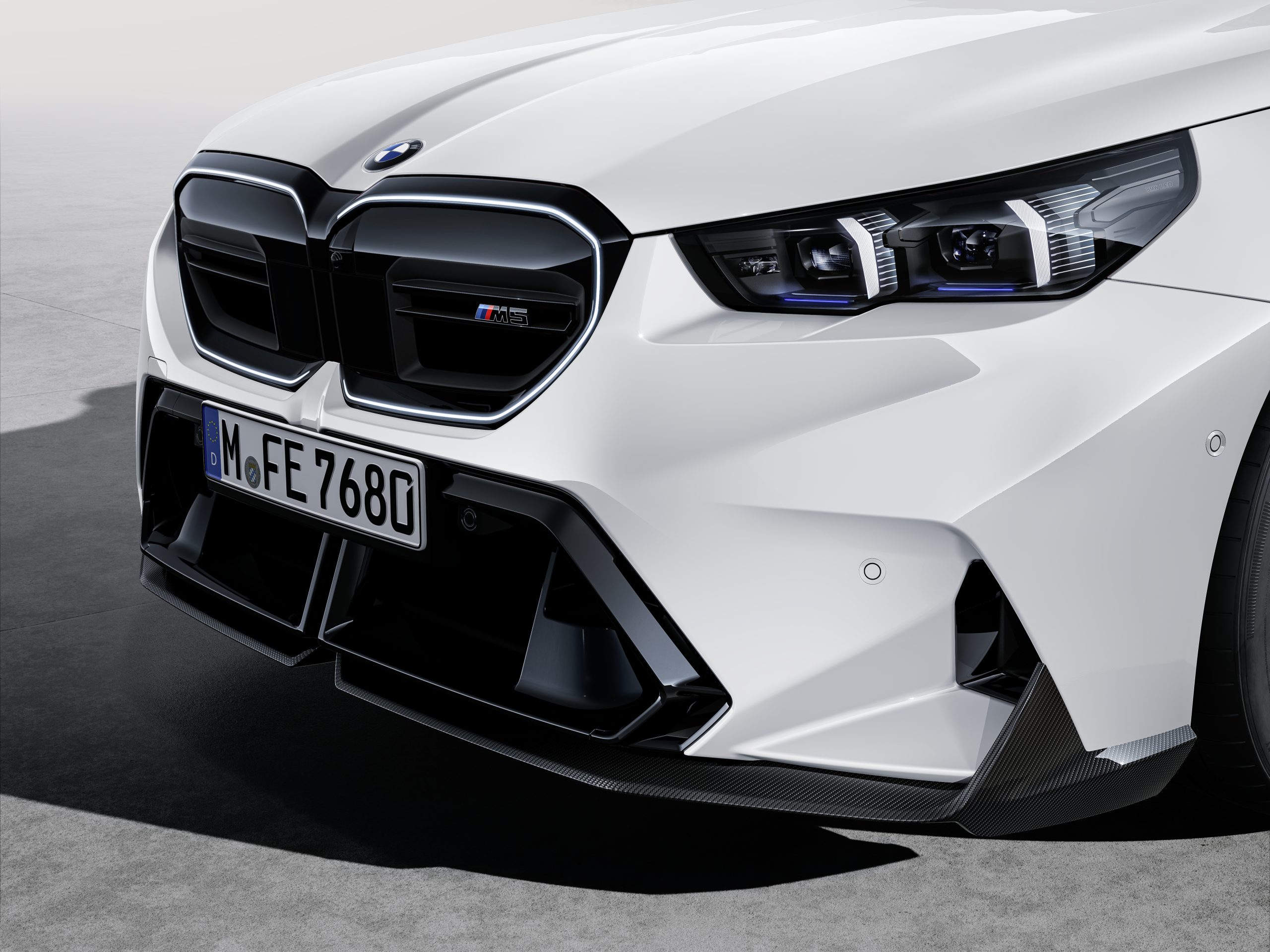 Upgrade Your BMW M5 With Carbon Front Lips