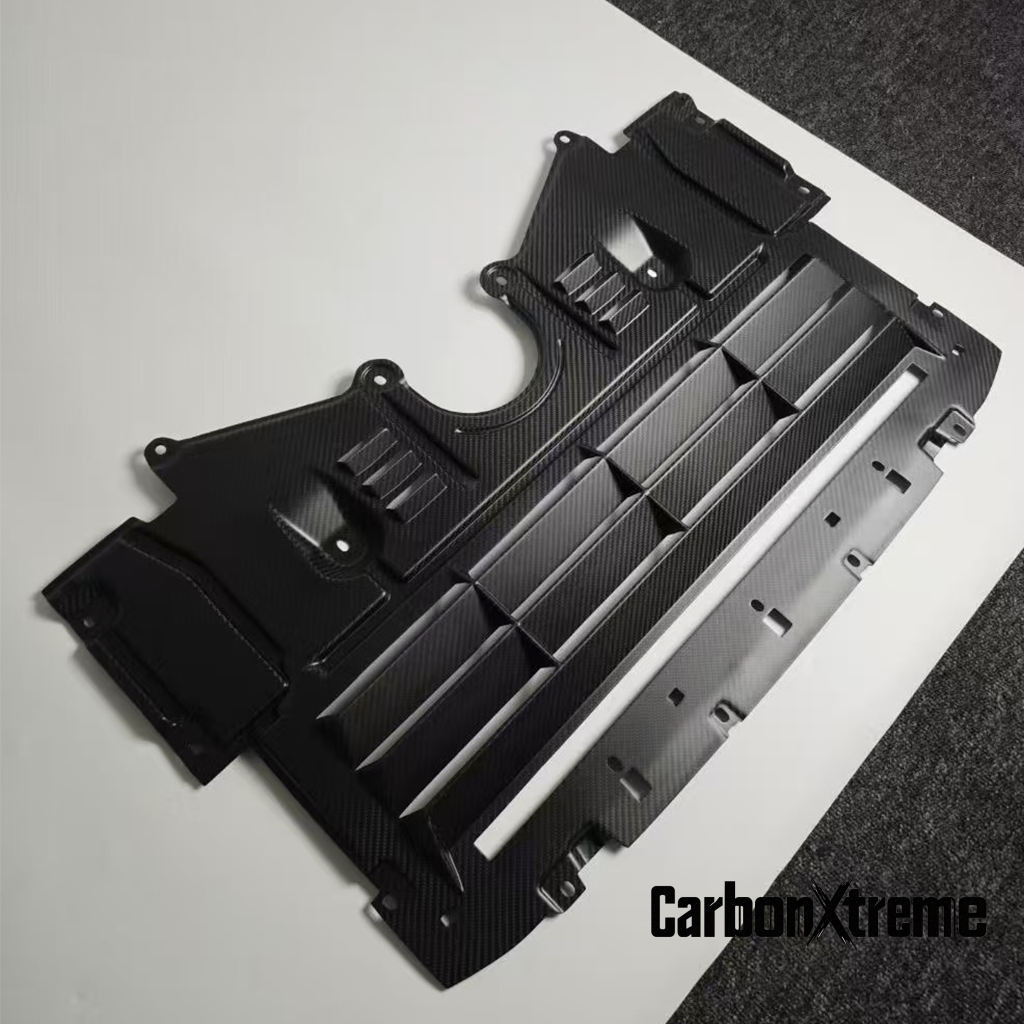 CarbonXtreme BMW Carbonfaser Ölkühlerschutzblech / Skid Plate