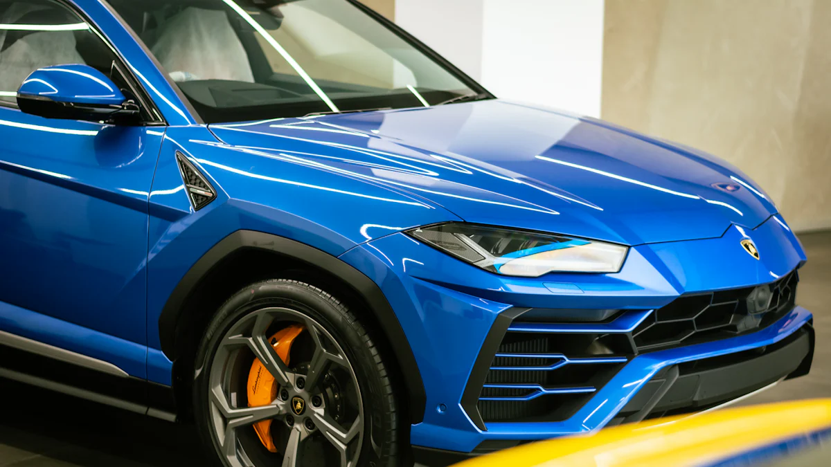 What Drives the 2025 Lamborghini Urus SE to Lead the Luxury SUV Segment